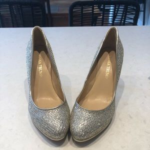 Ivanka Trump Gold Pumps Size 5.5